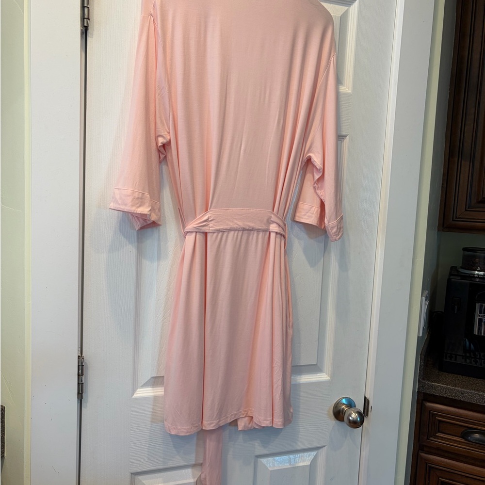 Women's Bamboo Stretch-Knit Kimono Robe in Blossom. - Picture 2 of 4